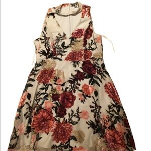 Guess  embroidered  flower dress NWOT​​